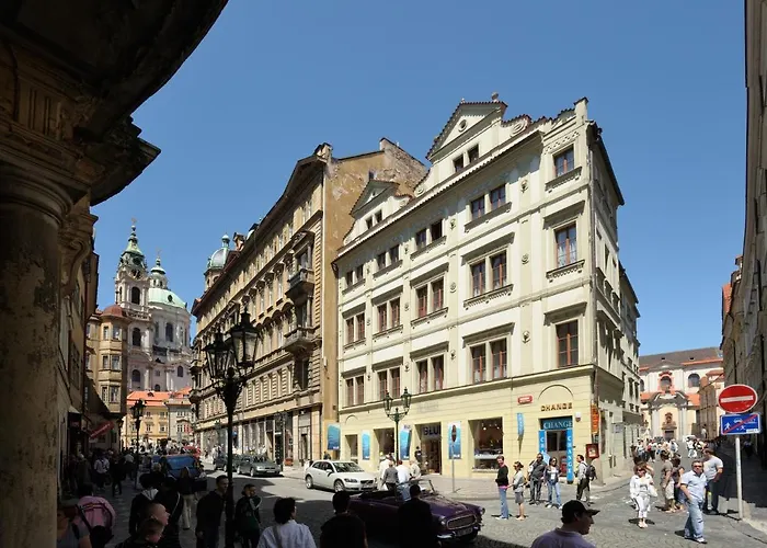 Отель The Charles 4*