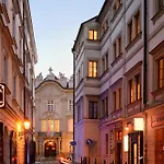 The Charles Отель