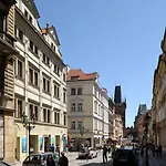 The Charles Prag