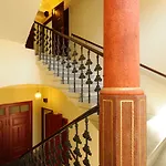 Hotel The Charles